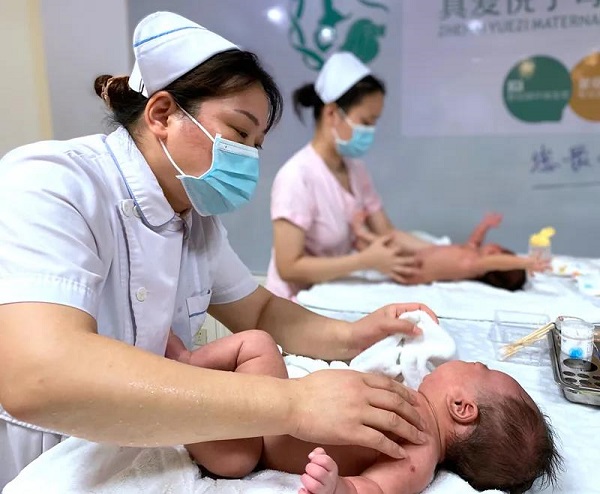 媽媽“雙線”戰(zhàn)疫，女兒報考醫(yī)學(xué)專業(yè)被錄取