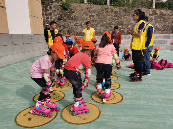 助力公益，奉獻(xiàn)愛心|德韓口腔走進(jìn)麻城乘馬崗凱德希望小學(xué)