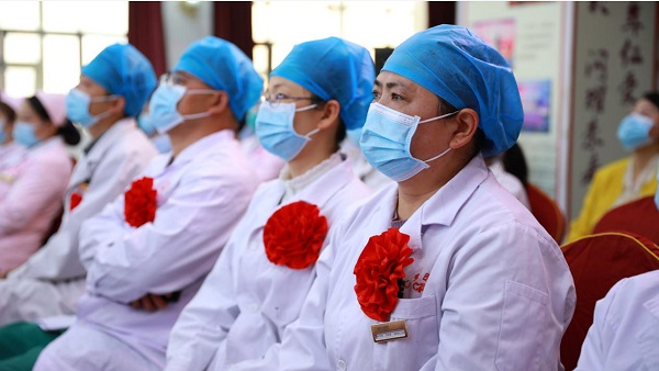 武漢仁愛醫(yī)院2020年春季新冠肺炎抗疫白衣天使紀念章頒獎大會圓滿成功