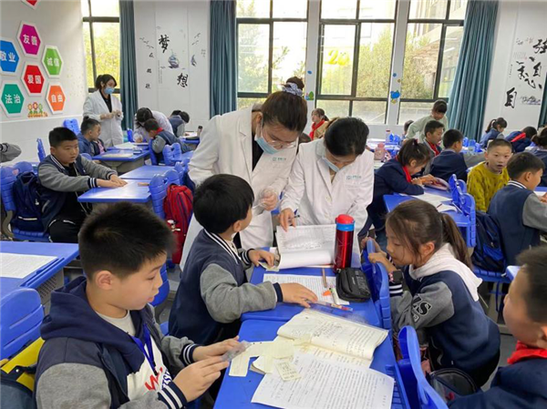 南昌德韓口腔攜手疾控中心,免費(fèi)為千余兒童篩查口腔疾病