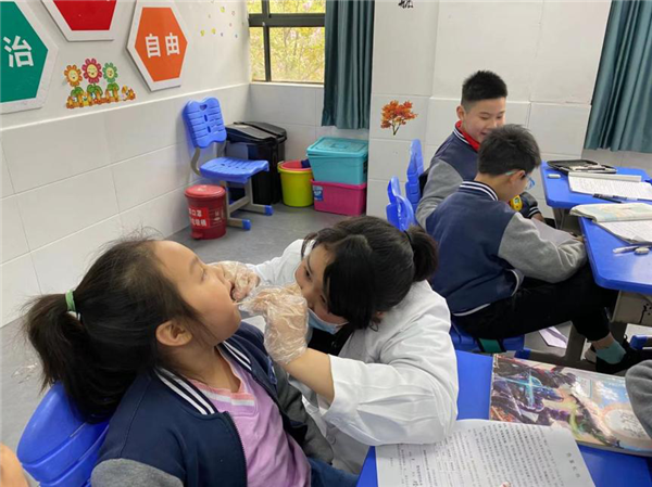 南昌德韓口腔攜手疾控中心,免費(fèi)為千余兒童篩查口腔疾病